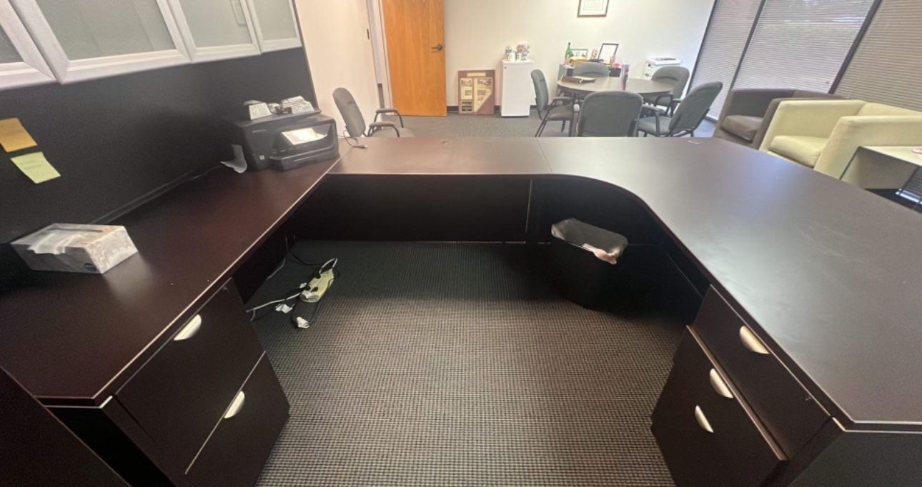 Corporate Office Desk