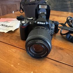Nikon D40 Camera