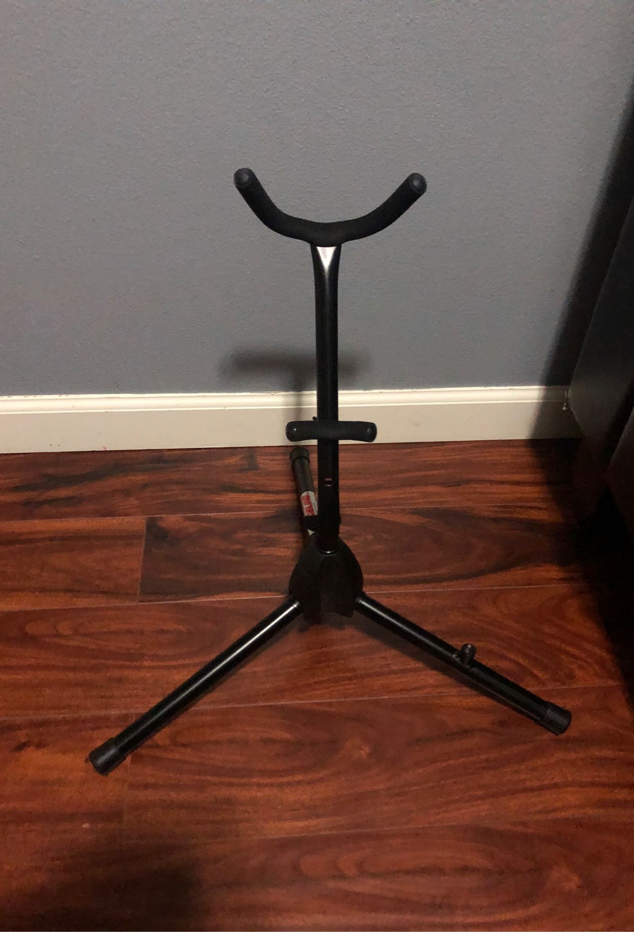 saxophone stand