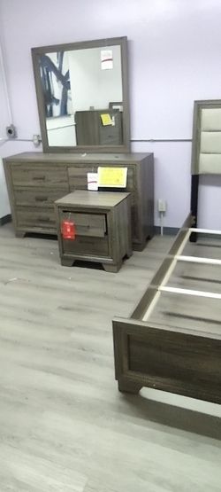 4B qcreen bedroom set only the queen bed frame dresser mirror and night stand