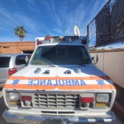 87 Ford 350 Econoline Ambulance 