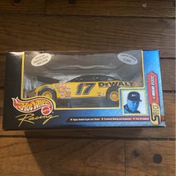 1:24 Scale Hot Wheels NASCAR 