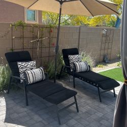 2 Metal Adjustable Lounge Chairs 