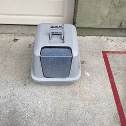 Nice Used Condition Cat Litter Box x- Large Size $30