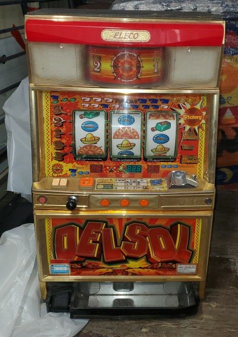 Vintage Tsble Top Slot Machine