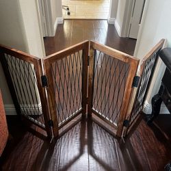 Foldable Metal/Wood Gate 