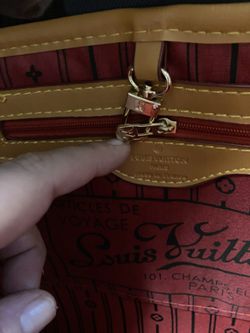 Louis Vuitton Change Purse for Sale in Cleveland, OH - OfferUp