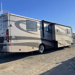 2004 Discovery Fleetwood 