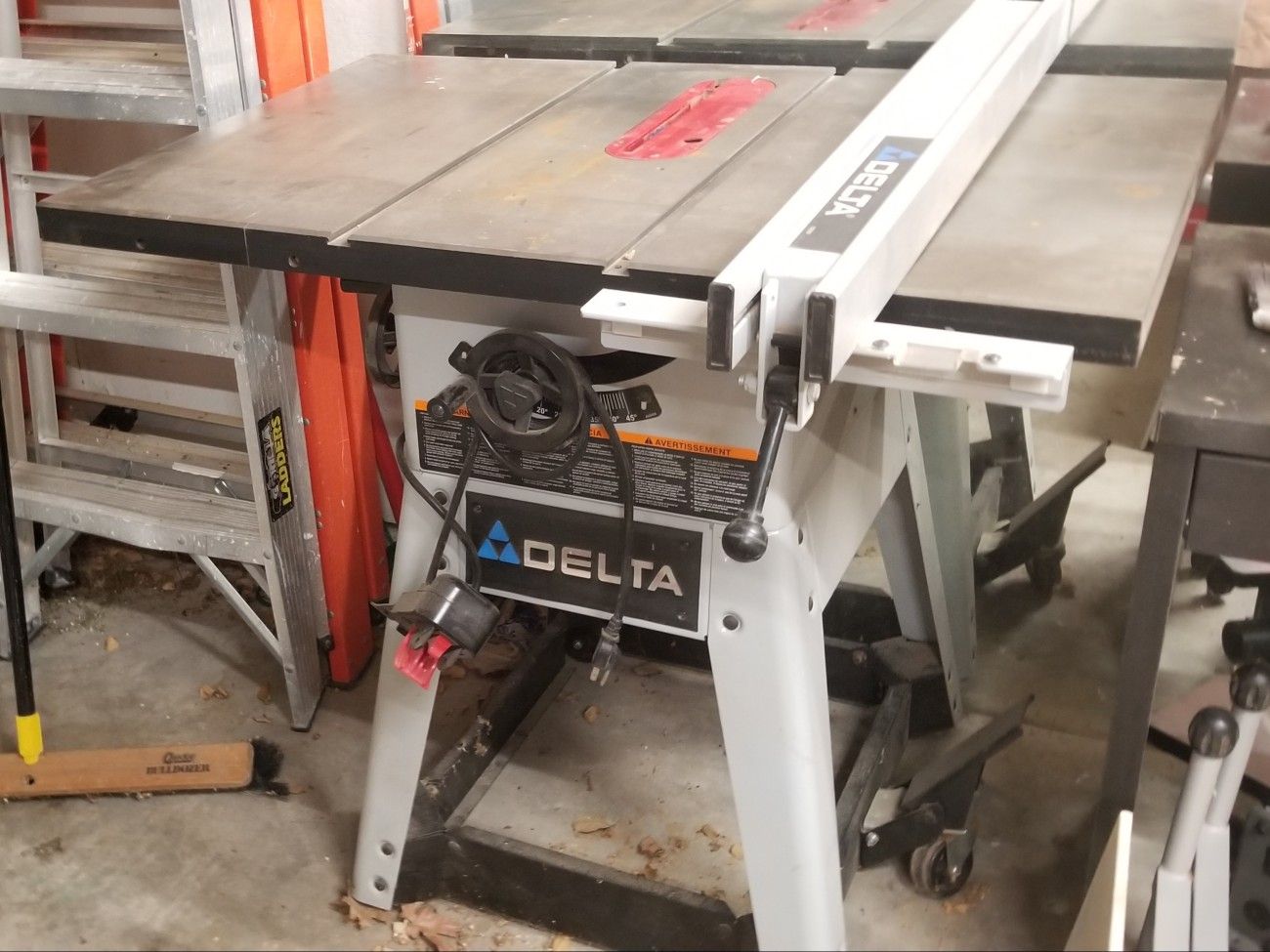Delta 36979 full cast iron top table saw w/fence (NO MOTOR) for Sale