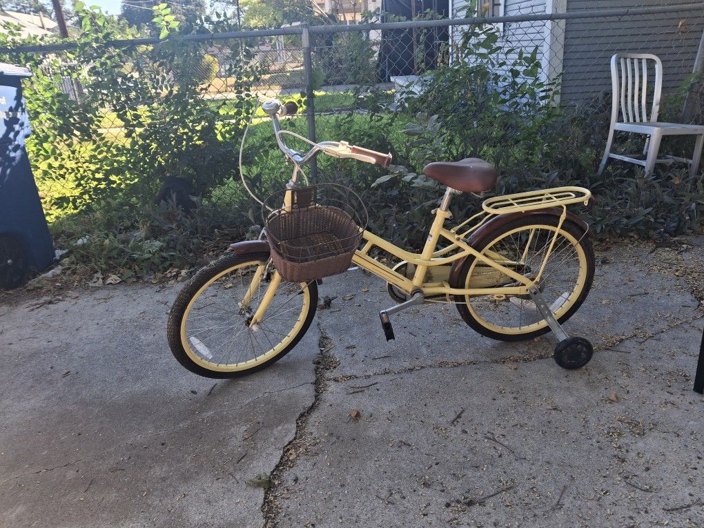  GIRLS BIKE