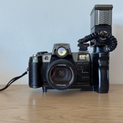 Vintage Canon Q8200 Motor Drive Film Camera w/Flash and vintage camera bag