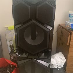 Speaker For Sale HMU If Interested 