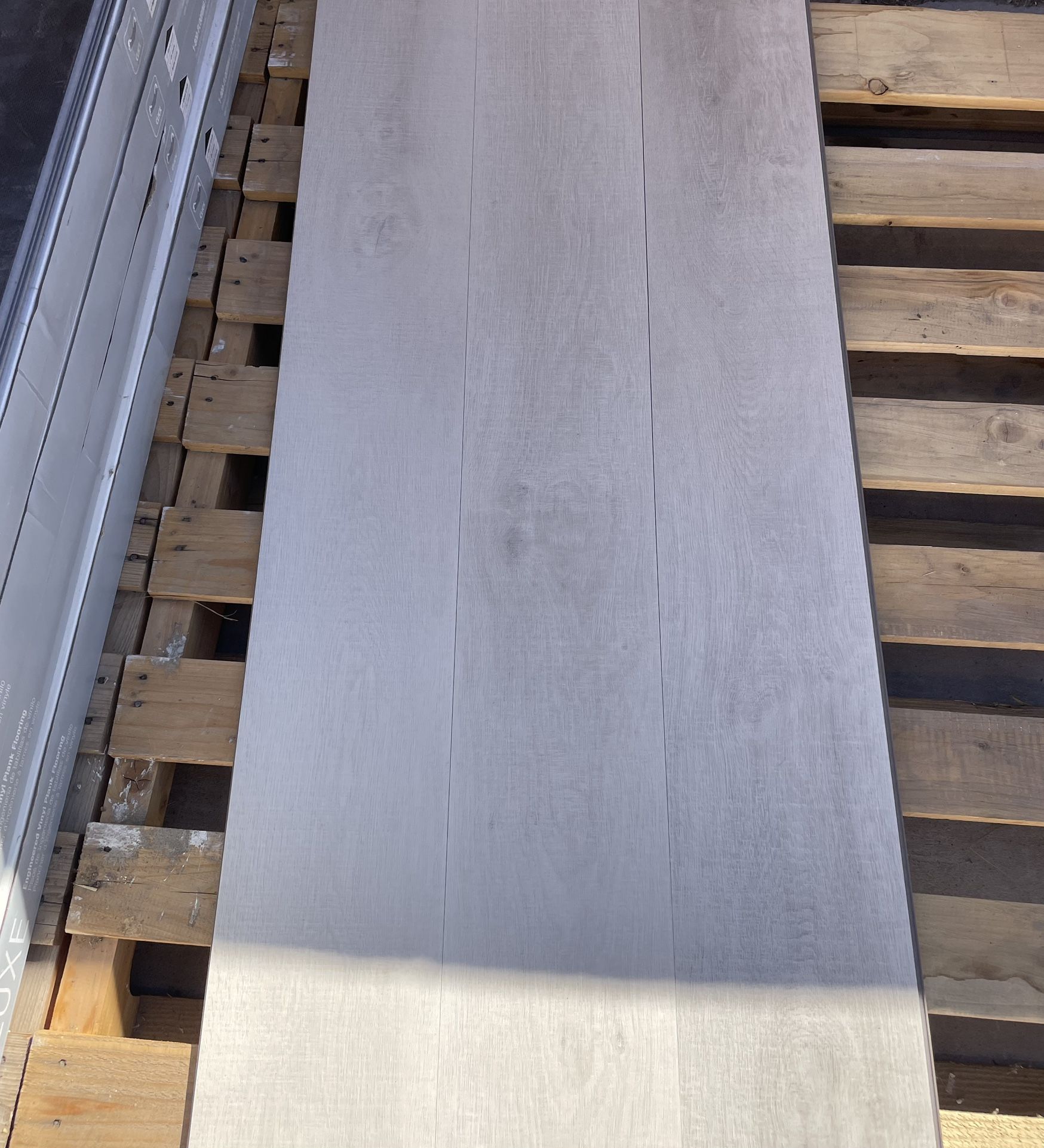 *Vinyl Flooring/ 5 Boxes extra Pieces/ 23.92 Per Box/ Total 130 Sqft