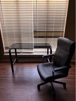 Computer table