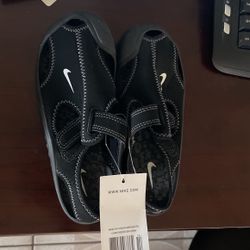 Boys Nike Sandals Size 1