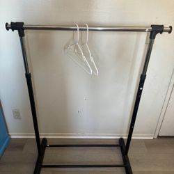 adjustable clothing rack