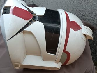 Star Wars masks 35 for all ot 20 for each 2 voice changing masks the rest arejust regular plastic masks