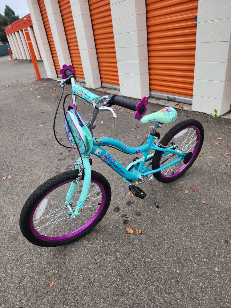 Brand New SCHWINN BIKE FOR LITTLE GIRL