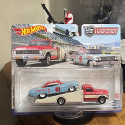 Hot Wheels Team Transport 61 Impala, 72 Chevy Ramp Truck
