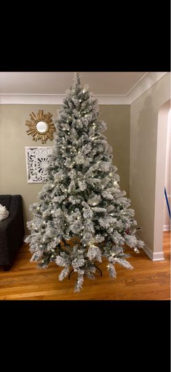 7 1/2 feet Christmas tree