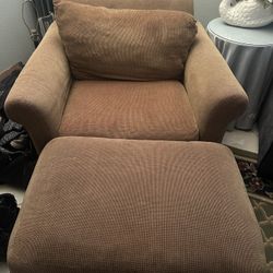 Chair With Ottoman
