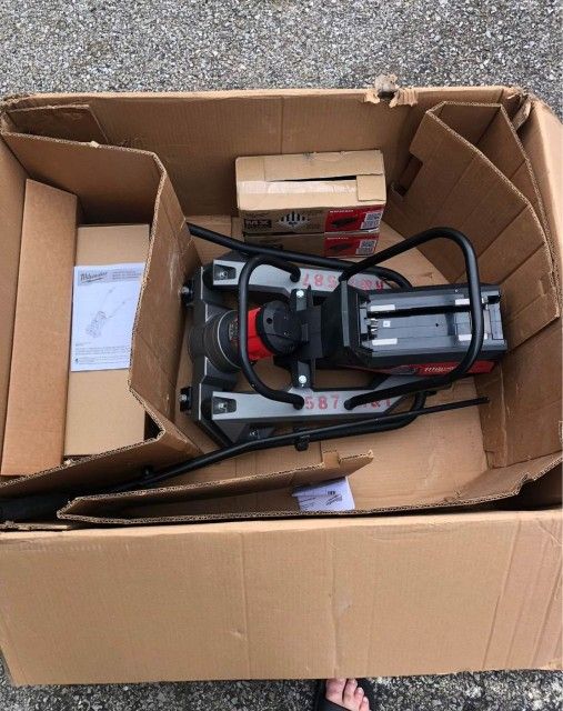 Milwaukee Cordless Screed