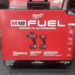 Milwaukee M18 fuel Double Drill Set