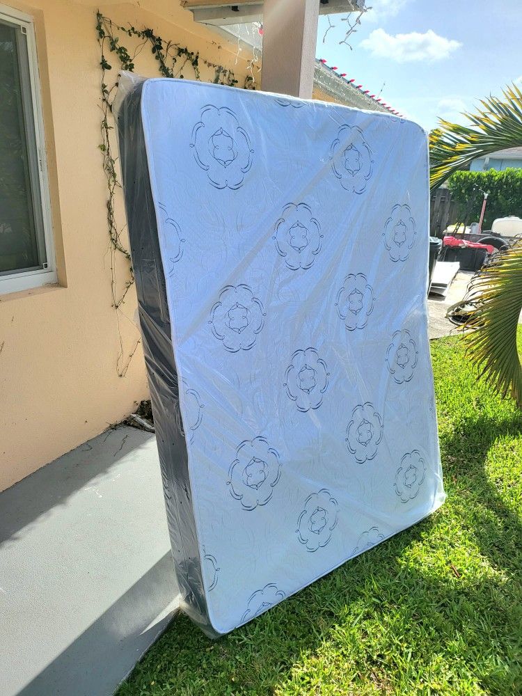 NEW QUEEN MATTRESS AND BOX SPRING -- Also Available In All Sizes.