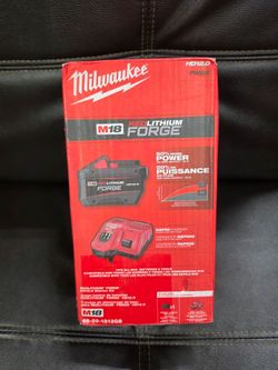 Milwaukee M18 FORGE Starter Kit with 12.0 Battery and Rapid Charger