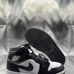 Air Jordan 1 Mid Panda Elephant 