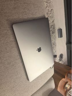 2019. 16 inch Mac book pro. Intel i9 2.3ghz cpu/32gb ram/1Tb storage.