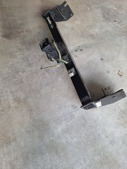 Draw-Tite 75236 Class 3 Trailer Hitch, 2 Inch Receiver, Black