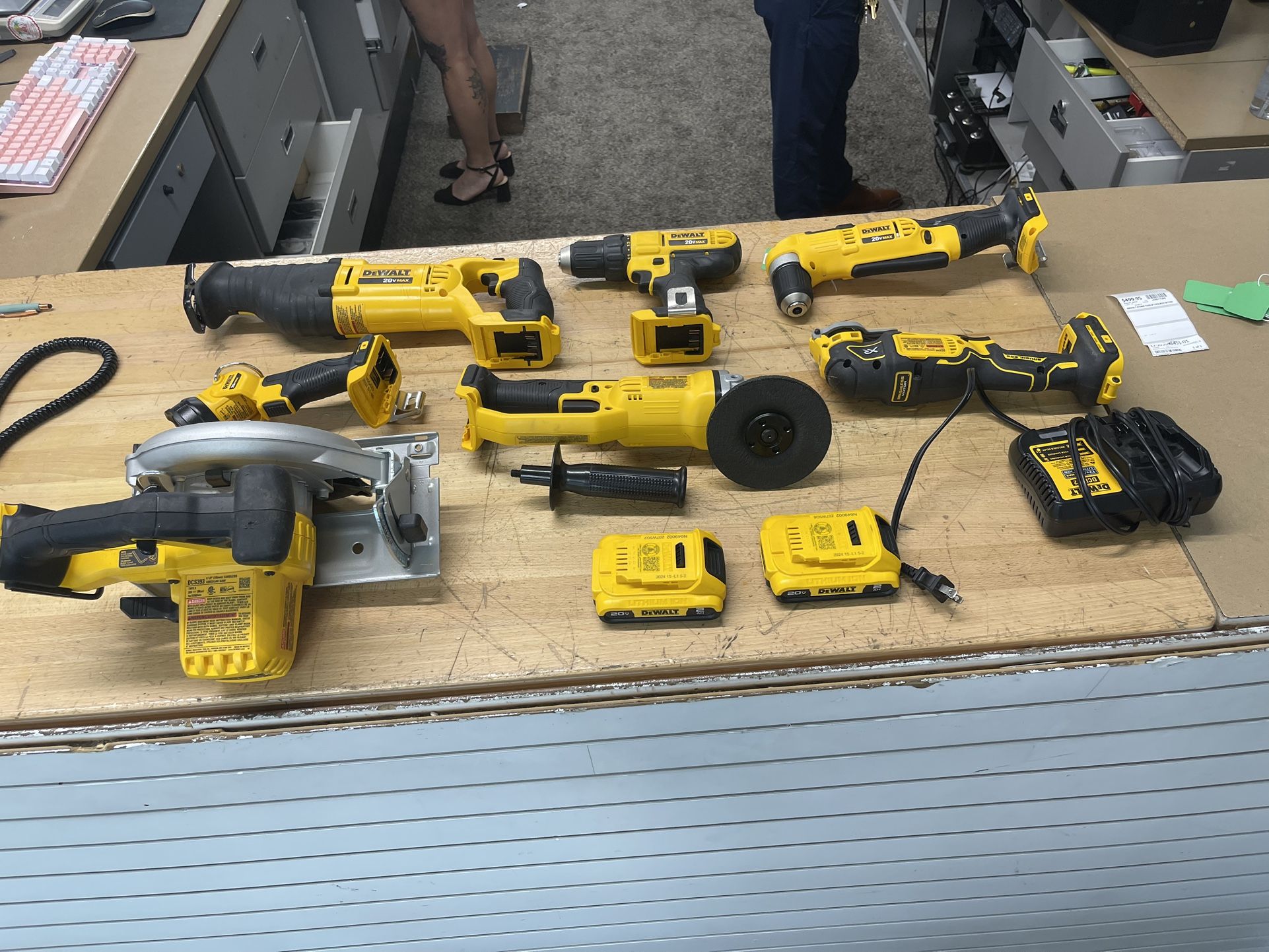 Dewalt Tool Set With Tool Box