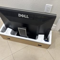 Dell UltraSharp U3011 30-inch Widescreen Flat Panel Monitor 