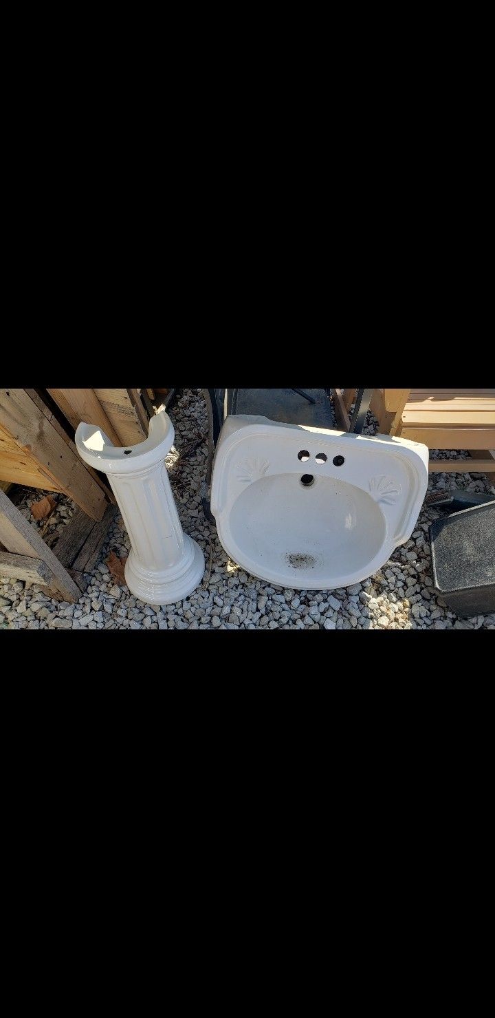 Pedestal Sink Stand An Sink Basin.