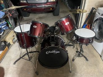 Ashthorpe adult drum set