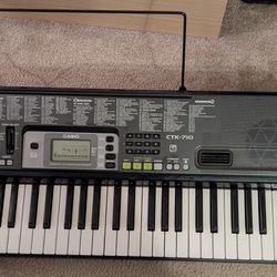 Casio Electronic Keyboard - CTK 710 - Used & Working