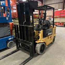 CAT quad Mast 6k Warehouse Forklift 