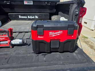 Milwaukee 18v Shop Vac (Brand New)
