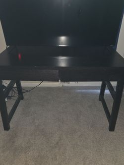 Black woek desk