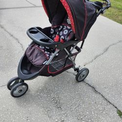 Baby Stroller
Works good 
I like serious buyers 📢 📢📢📢