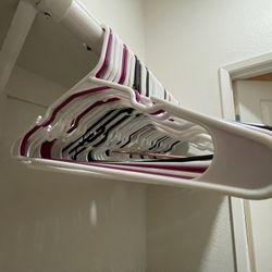 Plastic Clothes Hangars (100 Assorted Color)