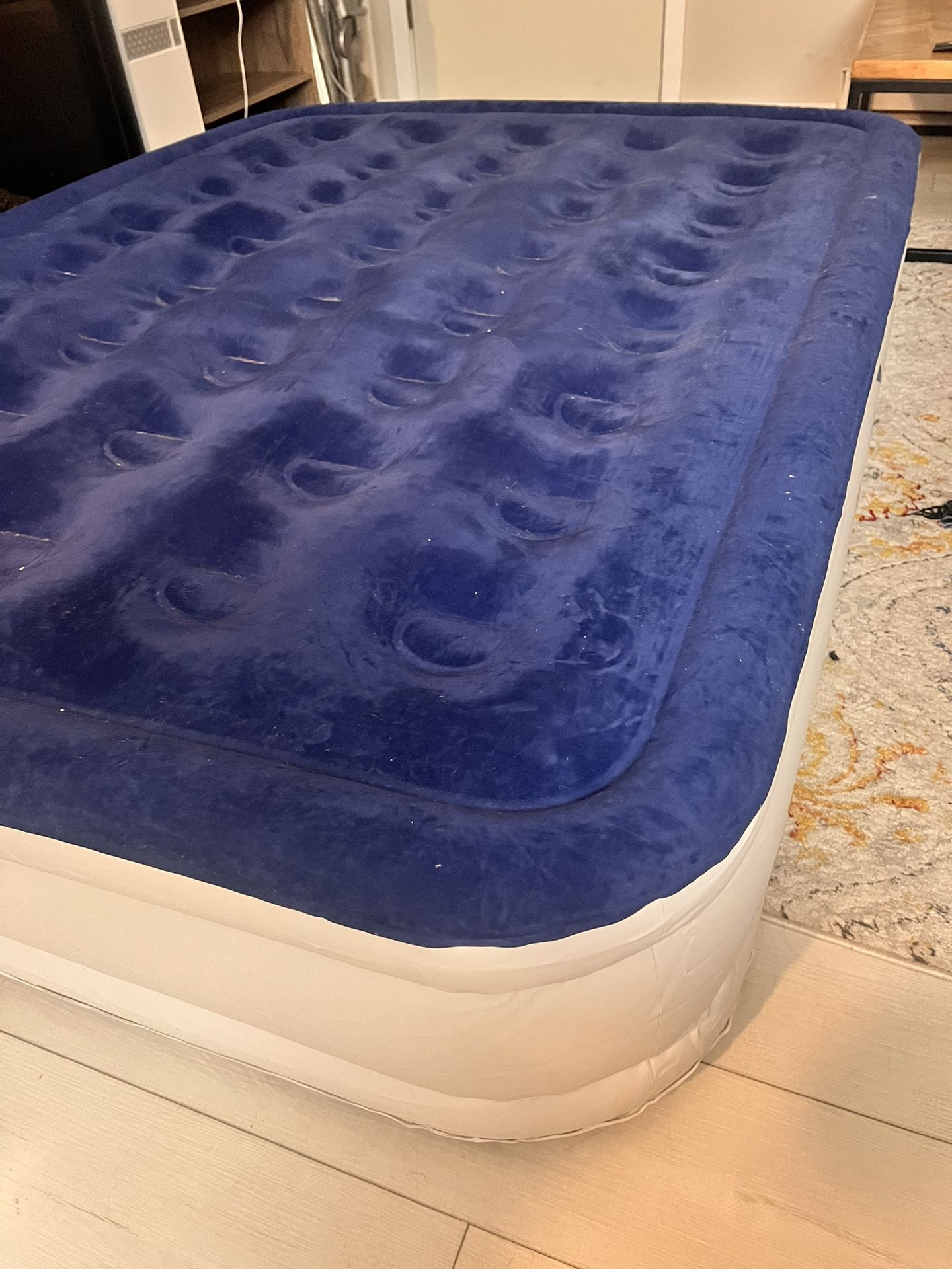 Queen EnerPlex air mattress 