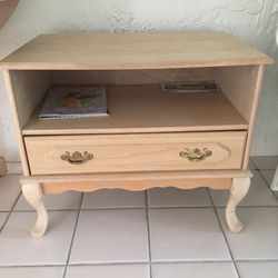TV table/stand with storage drawer