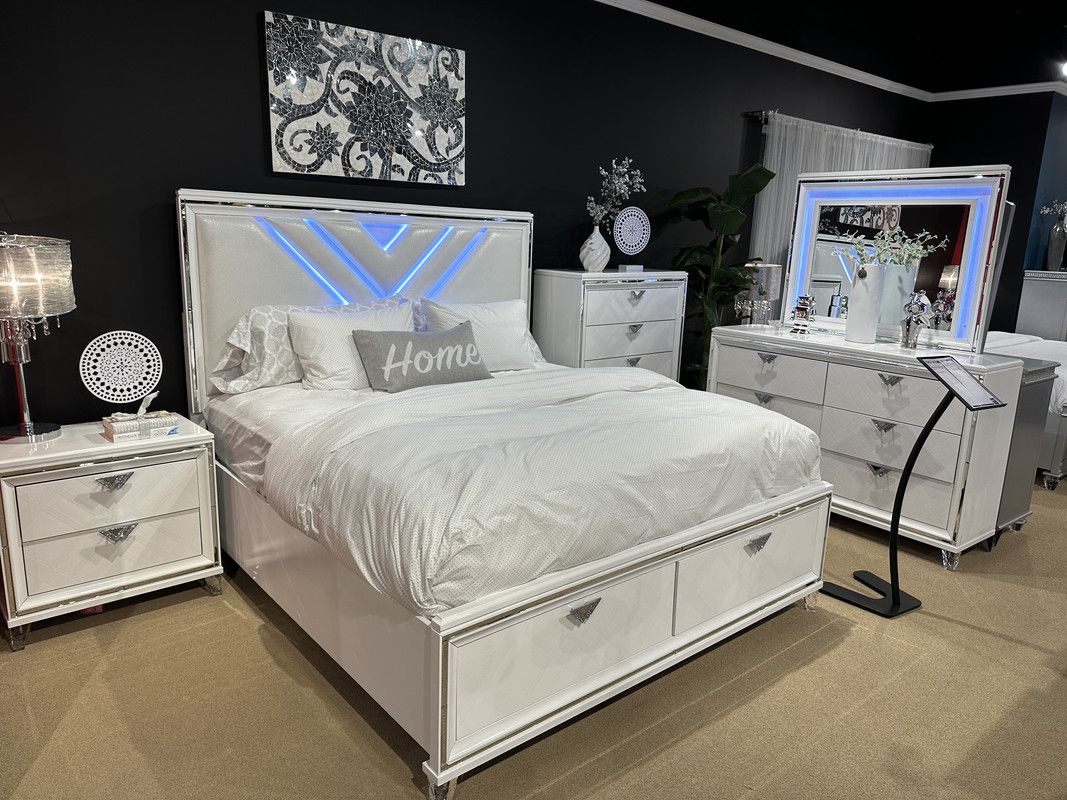 White Queen 4-piece Bedroom Set/Bed+Dresser+Mirror+Nightstand