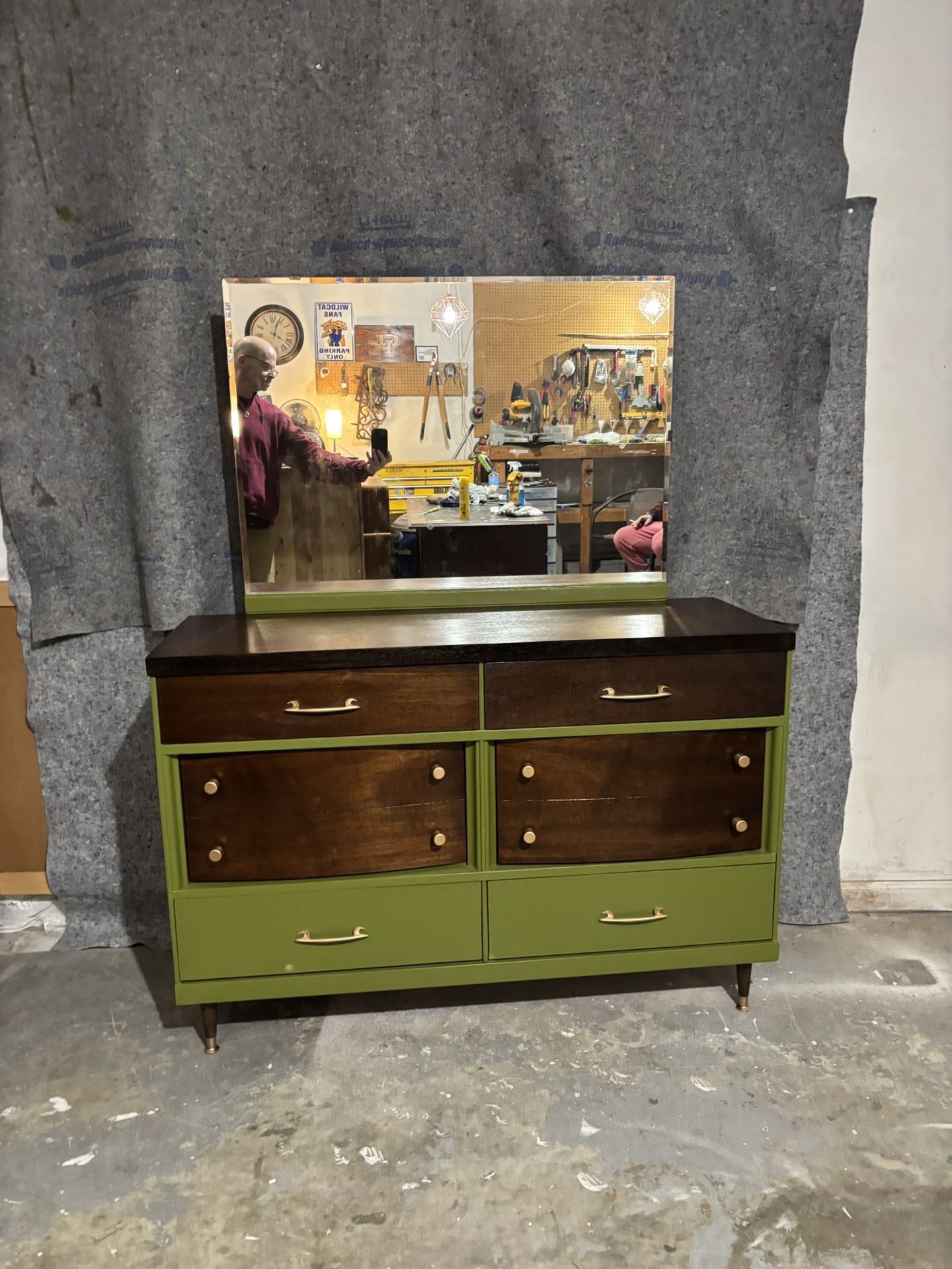 Vintage Mid Century Modern Dresser W/mirror