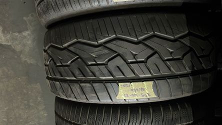 1 SEMI NEW 27540R22 NITTO All Season tire for $100 PICKED UP or $130 installed and balanced. 27540R22 275/40/22 275/40/R22 275 40 22 275 40 R 22 Texa