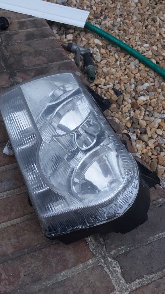 Chrysler 300 Headlight Assembly Driver/Left Side, Lens Cleaned Polished And Clear Wrapped