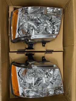 07-14 Chevy Suburban 1500/2500, Tahoe, Avalanche Headlights; Chrome Housing Amber Corners