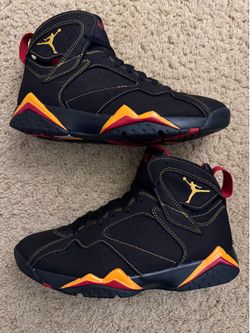 Size 9.5 (Pre owned, no box, missing insoles) - 2022 Air Jordan 7 retro citrus